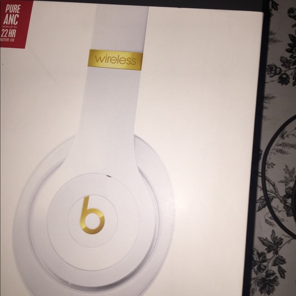 Beats Headphones 🎧 - Picture 2 of 6